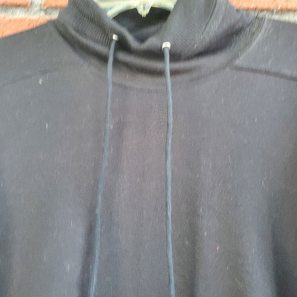 Black sweatshirt - Picture 3 of 3